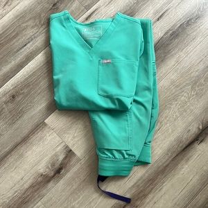 XXS RARE surgical green Figs Catarina top + Zamora jogger set - like new